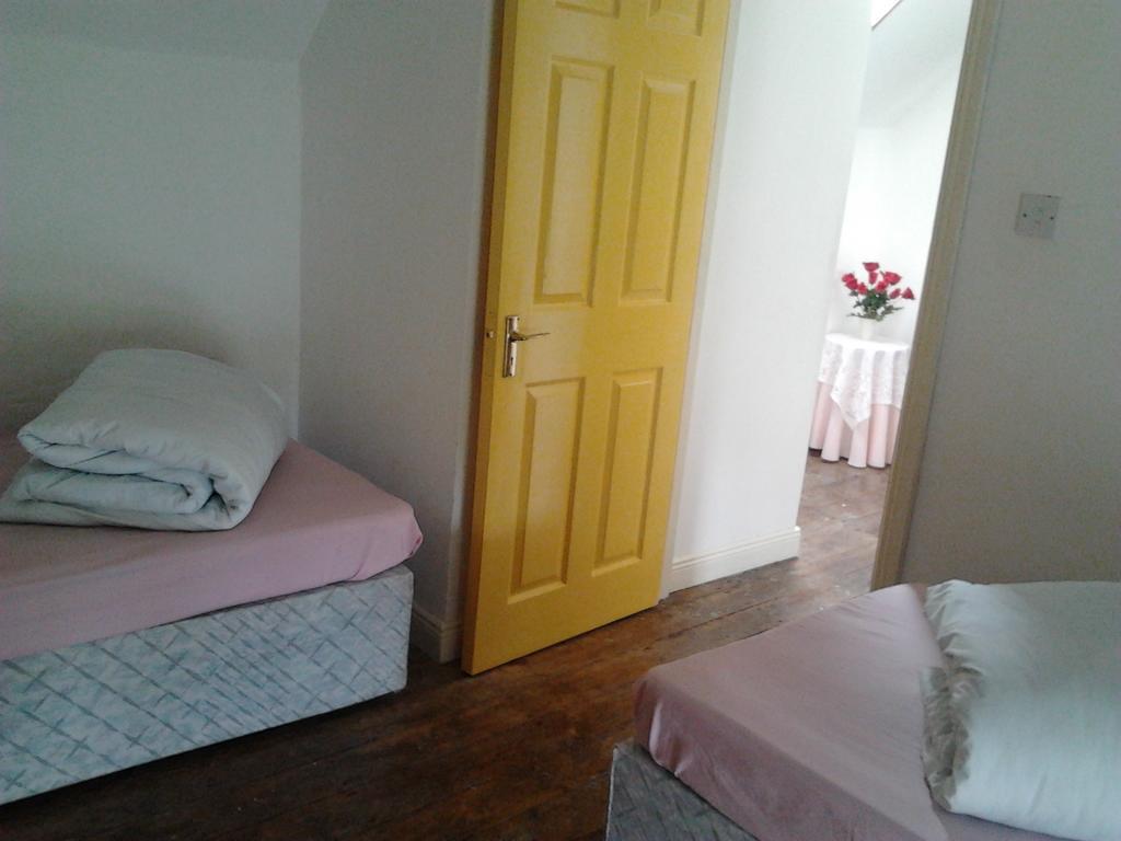 Westland Traditional Cottage Dated 1700'S Ardea Chambre photo