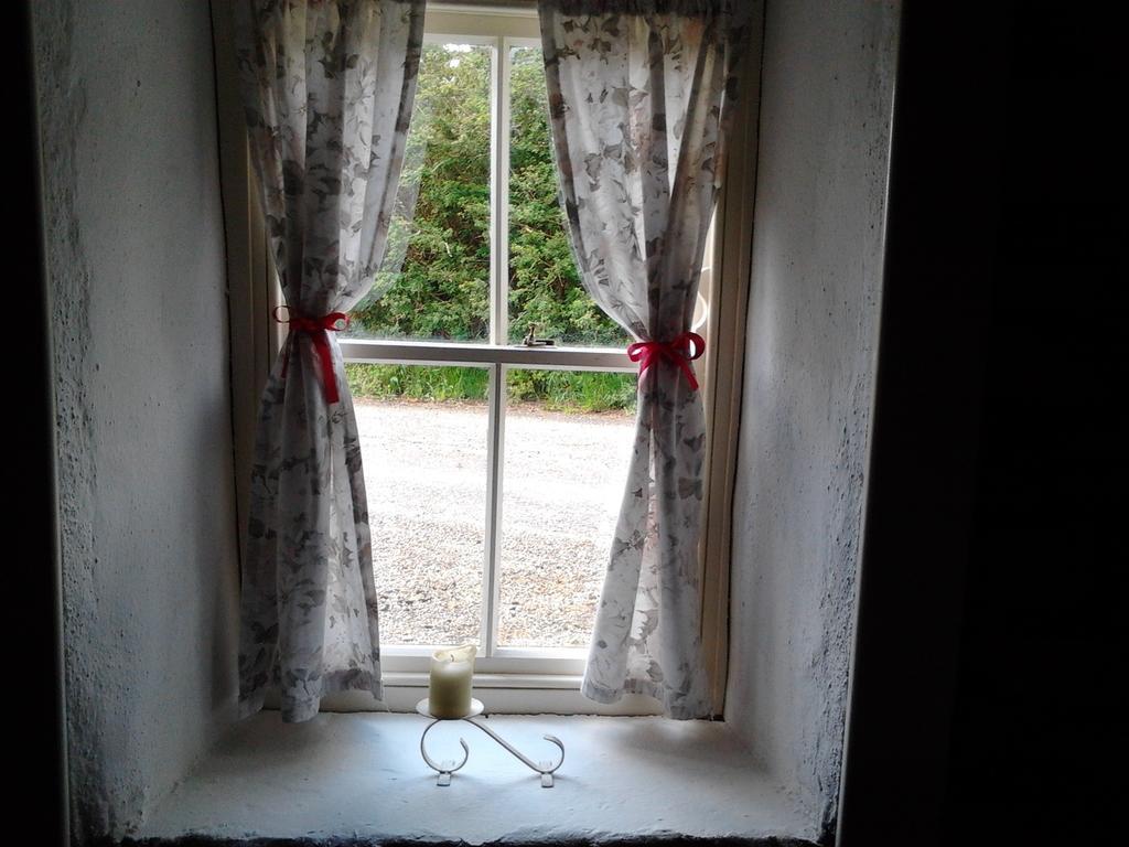 Westland Traditional Cottage Dated 1700'S Ardea Chambre photo