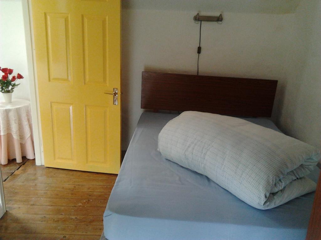 Westland Traditional Cottage Dated 1700'S Ardea Chambre photo